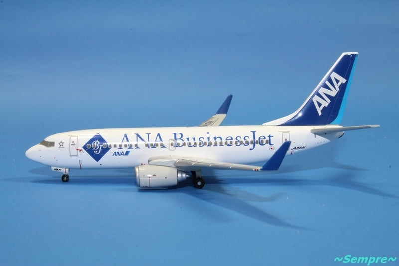 Avion Escala 1:200 Boeing 737-700ER ANA Business Jet