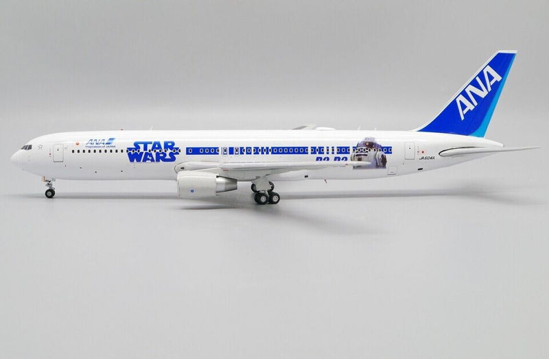Avion Escala 1:200 Diecast Boeing 767-300ER Star Wars R2-D2